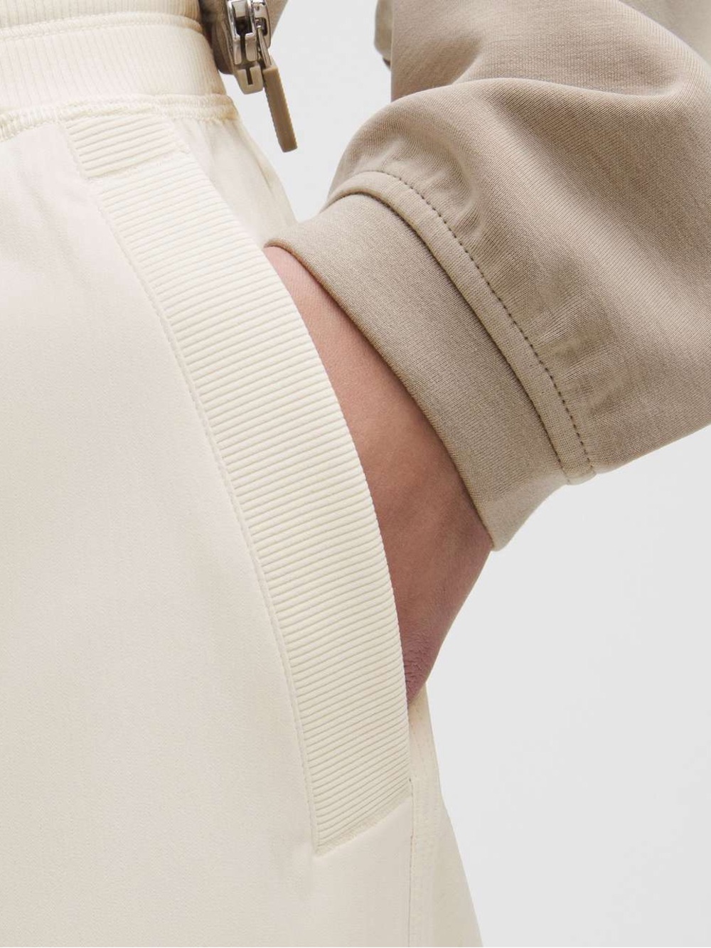 Lululemon Dance Studio Relaxed-Fit Mid-Rise Cargo Pant - Picture 6 of 8